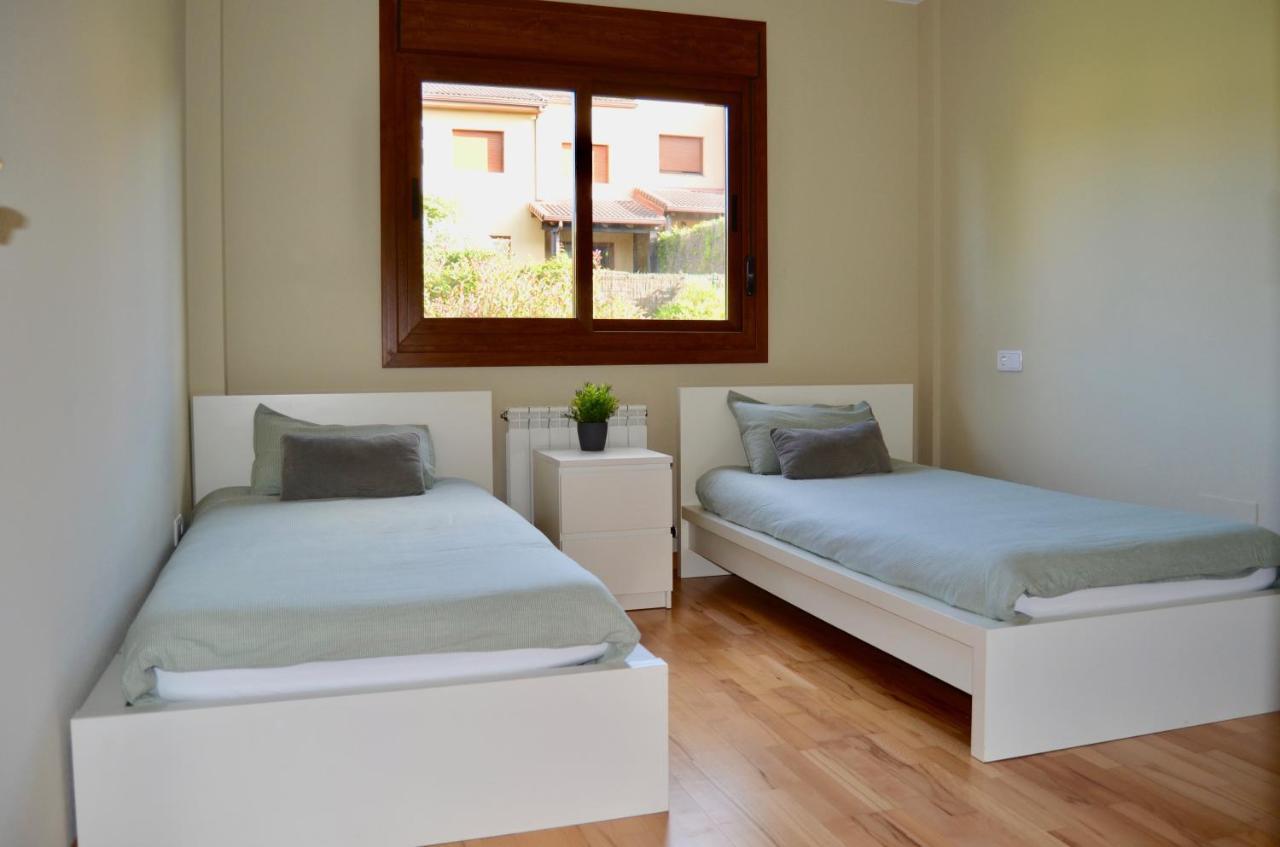 Villa Precioso adosado en Urbanización con campo de golf Mino Exterior foto